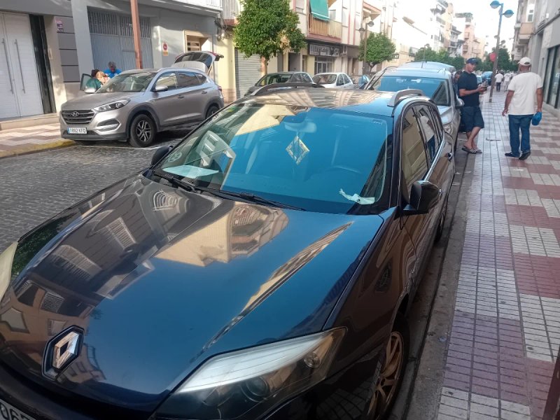 Renault Laguna 2012 - foto 1