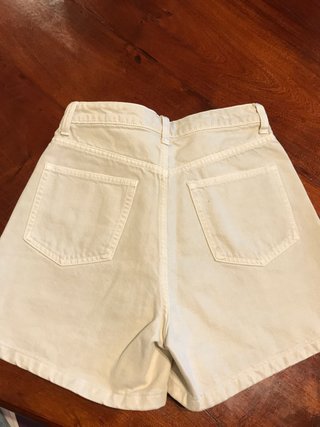 Vaqueros cortos beige