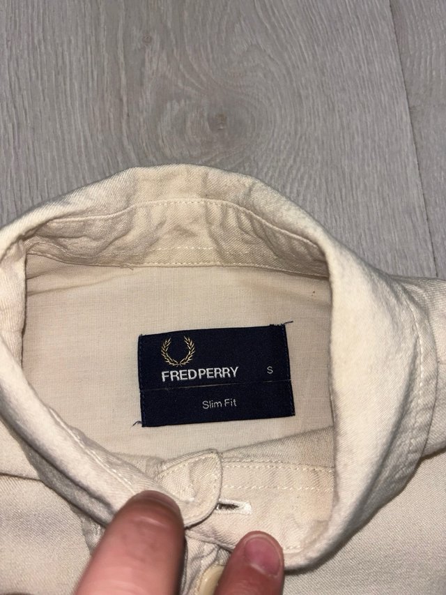 Camisa Fred Perry Beige Manga Larga