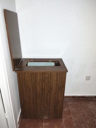 Máquina de coser Sigma con mueble