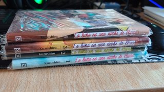 Mangas de la serie La Luna en una noche de lluvia