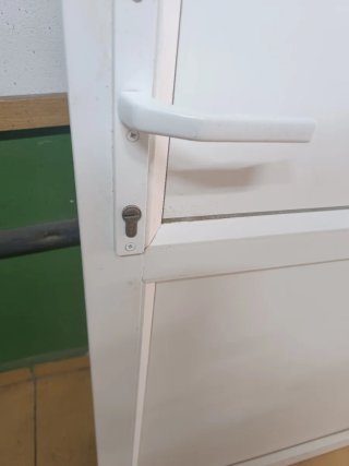 Puerta blindada PVC con cierres 210x95
