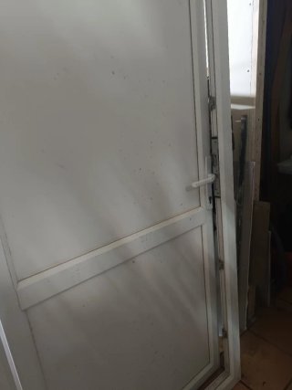 Puerta blindada PVC con cierres 210x95