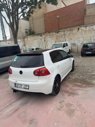 Volkswagen Golf 2004