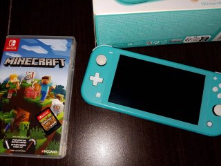 Nintendo Switch Lite + Minecraft