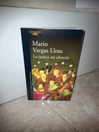 Le dedico mi silencio