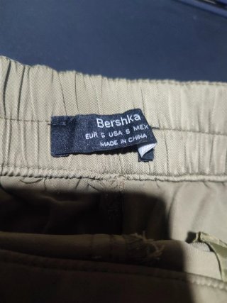 Pantalón cargo fino Bershka Talla S