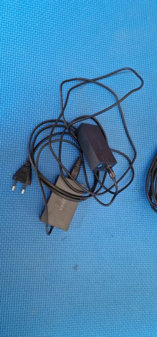 Xbox One X 1TB Bianca + Kinect + Giochi