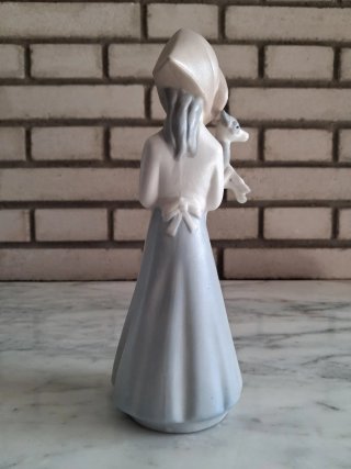 Figura Porcelana (Sellés) Niña con Cabrito 22cm
