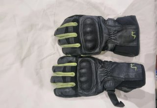Guantes de Moto Negros y Verdes