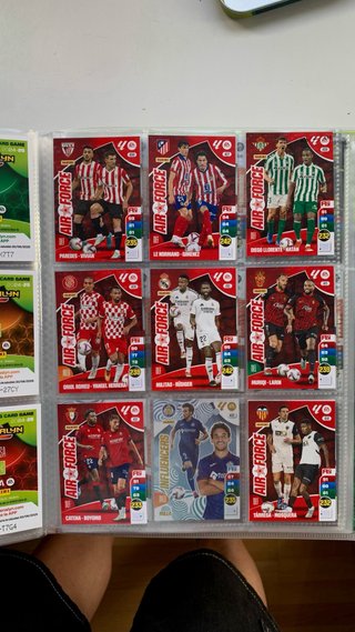 Album Adrenalyn 2024/2025, caja box y repetidas
