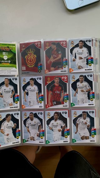 Album Adrenalyn 2024/2025, caja box y repetidas