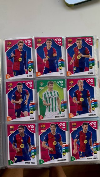 Album Adrenalyn 2024/2025, caja box y repetidas