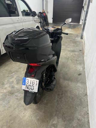 Honda SHi 125i 2025 - 3.400 km