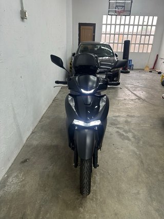 Honda SHi 125i 2025 - 3.400 km