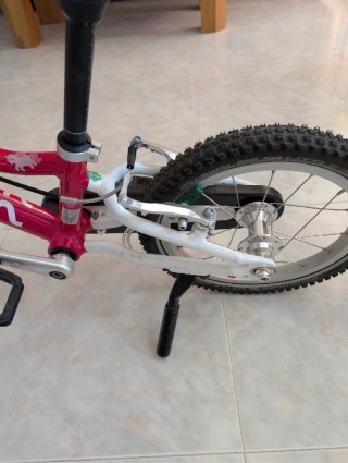 Bicicleta infantil Woom 14 color rosa