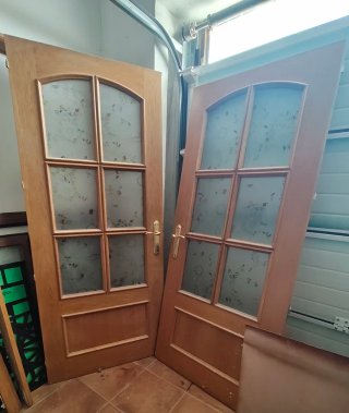 Puertas de madera con cristaleras