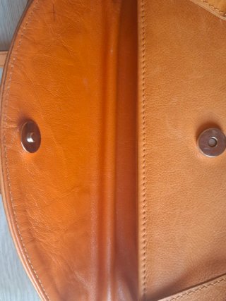 Bolso de piel naranja