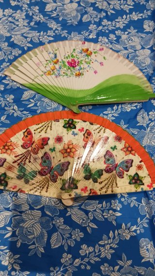 2 Abanicos Decorativos Mariposas y Flores