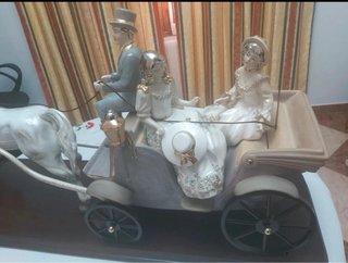 Figura de porcelana: Carruaje con figuras