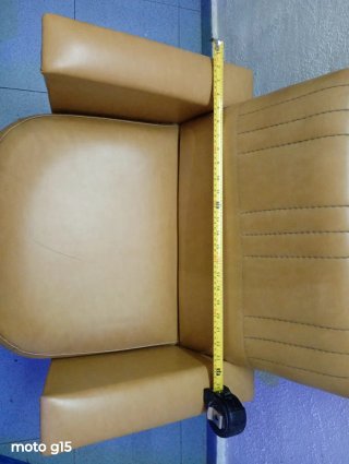 Sillón vintage color mostaza con estilo retro