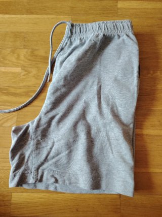 Pantalones cortos grises  y largos azul LEGEA