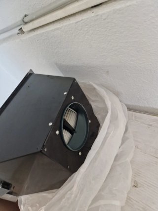 Campana extractora negra