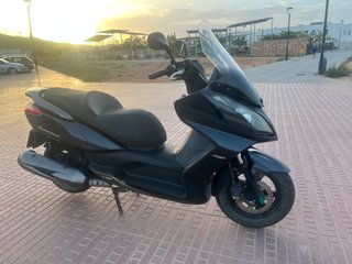 Kymco Superdink 300i Negra