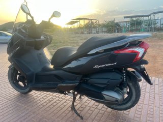 Kymco Superdink 300i Negra