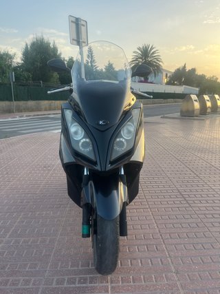 Kymco Superdink 300i Negra
