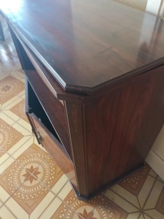 Mueble TV clásico madera con tapa movible