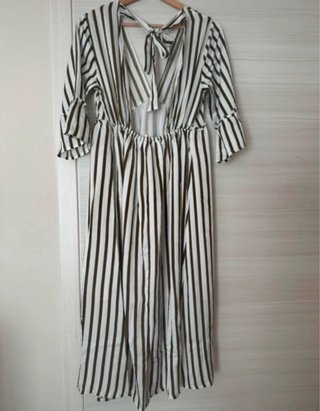 Vestito lungo a righe bianche e nere
