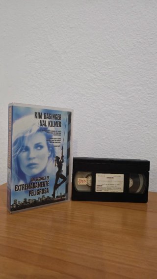 VHS Estremamente Pericolosa con Kim Basinger