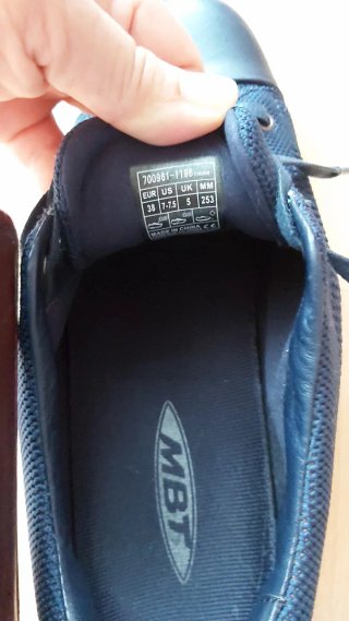 Zapatillas MBT Azul Marrón