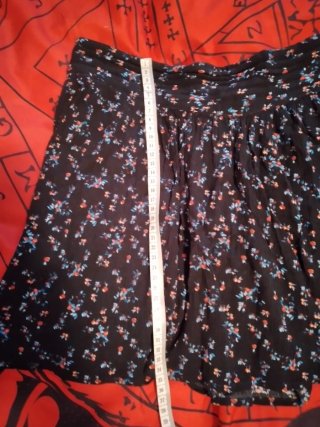 Falda corta estampada floral M
