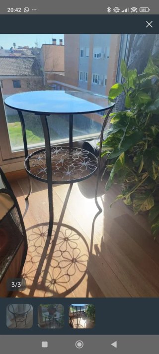 Mesa auxiliar cristal y metal negra