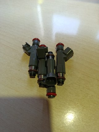 Inyectores de combustible nuevos