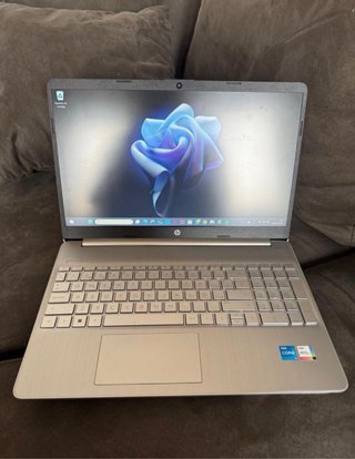Laptop HP bianco e argento