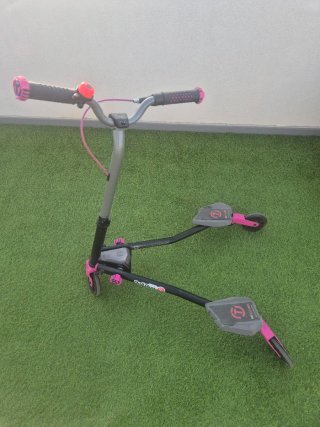 Patinetes de tijera y oscilación