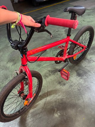 Bicicleta BMX Roja Casi Sin Uso