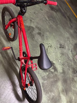 Bicicleta BMX Roja Casi Sin Uso