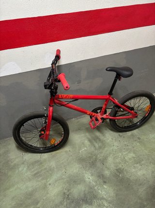 Bicicleta BMX Roja Casi Sin Uso
