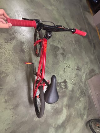 Bicicleta BMX Roja Casi Sin Uso