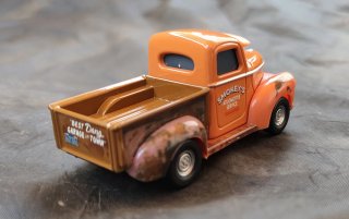 CAMIONETA PICKUP "SMOKEY"