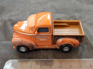 CAMIONETA PICKUP "SMOKEY"
