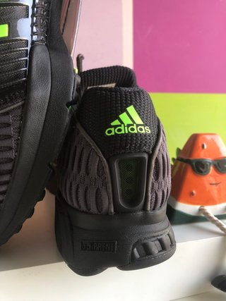 Zapatillas Adidas Negras y Verdes