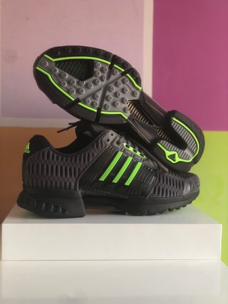 Zapatillas Adidas Negras y Verdes