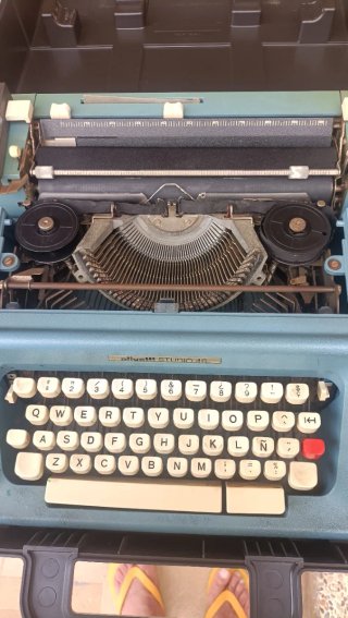 Máquina de escribir Olivetti Studio 46