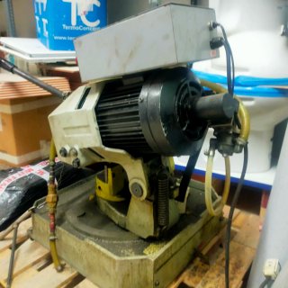 Tronzadora Industrial de Hierro y Aluminio