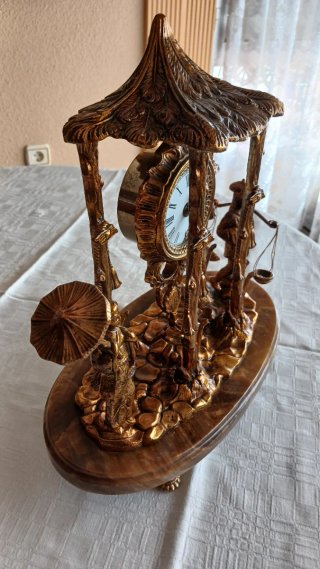 Reloj Pagoda Oriental y Candelabros